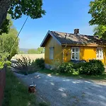 Farm In Cozy At Vestre Kinn Gasthof Orje