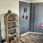 Farm In Cozy At Vestre Kinn Gasthof Orje