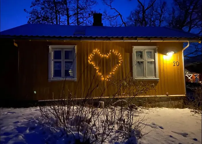 Farm In Cozy At Vestre Kinn Gjestgiverier 4*