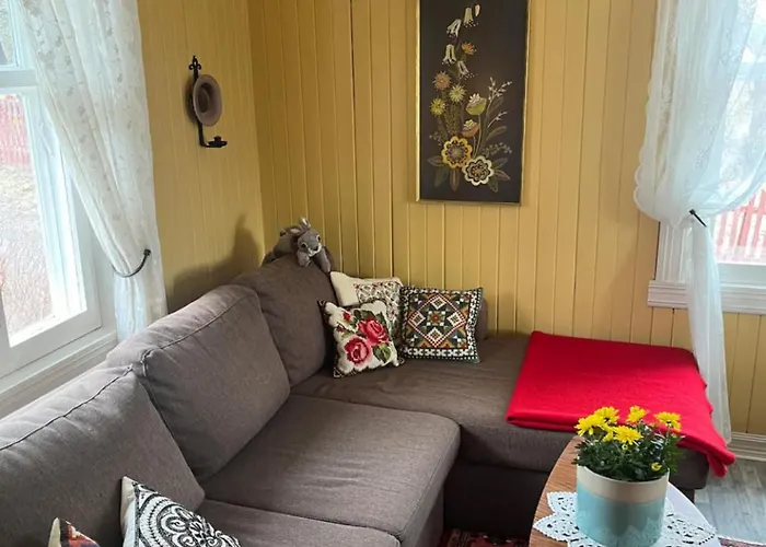 Farm In Cozy At Vestre Kinn Gjestgiverier 4*