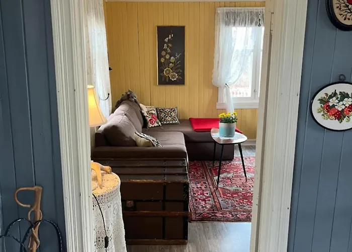 Farm In Cozy At Vestre Kinn Orje