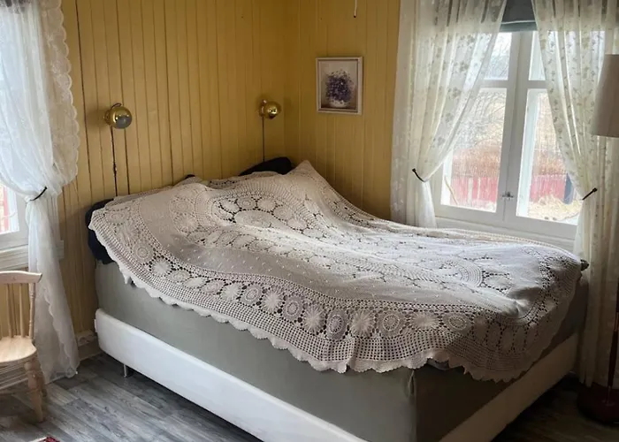 Farm In Cozy At Vestre Kinn Orje